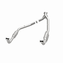 Load image into Gallery viewer, MagnaFlow Exhaust Products 93691 Standard Grade Direct-Fit Catalytic Converter for Select Land Rover Defender 110, Land Rover Defender 90, Land Rover Discovery