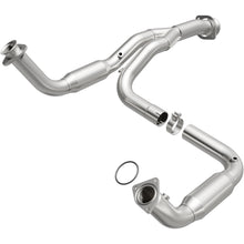 Load image into Gallery viewer, MagnaFlow Exhaust Products 5451644 California CARB Direct-Fit Catalytic Converter for Select Chevrolet Silverado HD, Chevrolet Silverado HD, GMC Sierra HD, GMC Sierra HD