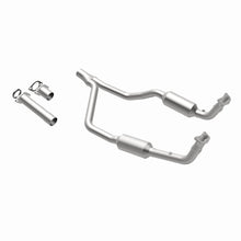 Load image into Gallery viewer, MagnaFlow Exhaust Products 3391821 California CARB Direct-Fit Catalytic Converter for Select Land Rover Range Rover