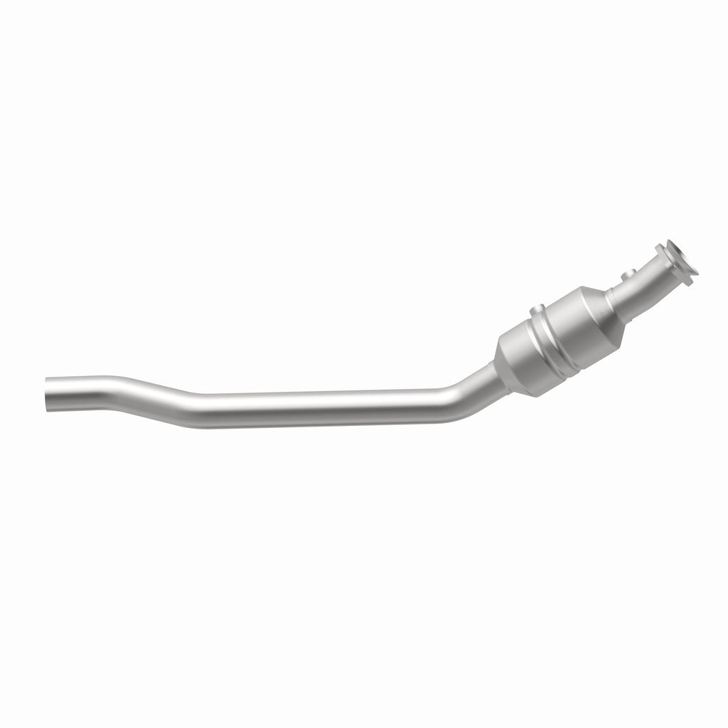 MagnaFlow Exhaust Products 49739 OEM Grade Direct-Fit Catalytic Converter for Select Dodge Durango, Jeep Grand Cherokee