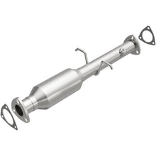 Load image into Gallery viewer, MagnaFlow Exhaust Products 23462 HM Grade Direct-Fit Catalytic Converter for Select Chevrolet S10, GMC Sonoma, Isuzu Hombre