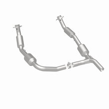 Load image into Gallery viewer, MagnaFlow Exhaust Products 5481640 California CARB Direct-Fit Catalytic Converter for Select Ford E-150, Ford E-250