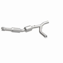 Load image into Gallery viewer, MagnaFlow Exhaust Products 5582310 California CARB Direct-Fit Catalytic Converter for Select Ford E-150, Ford E-250