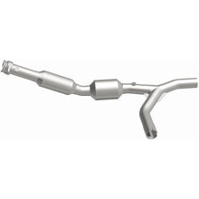 Load image into Gallery viewer, MagnaFlow Exhaust Products 5582310 California CARB Direct-Fit Catalytic Converter for Select Ford E-150, Ford E-250