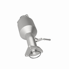 Load image into Gallery viewer, MagnaFlow Exhaust Products 21-293 OEM Grade Direct-Fit Catalytic Converter for Select Honda CR-V