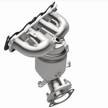 Load image into Gallery viewer, MagnaFlow Exhaust Products 5531081 California CARB Manifold Catalytic Converter for Select Kia Forte