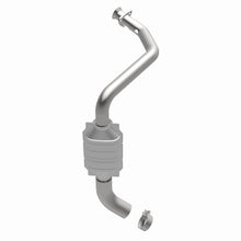 Load image into Gallery viewer, MagnaFlow Exhaust Products 93615 HM Grade Direct-Fit Catalytic Converter for Select Chevrolet Express 1500, Chevrolet Express 2500, Chevrolet Express 3500, Chevrolet G30, GMC G3500, GMC Savana 1500, GMC Savana 2500, GMC Savana