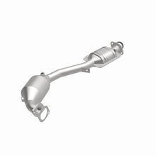 Load image into Gallery viewer, MagnaFlow Exhaust Products 5481622 California CARB Direct-Fit Catalytic Converter for Select Subaru Outback