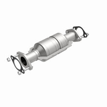 Load image into Gallery viewer, MagnaFlow Exhaust Products 5571469 California CARB Direct-Fit Catalytic Converter for Select Chevrolet Aveo, Chevrolet Aveo5, Pontiac G3