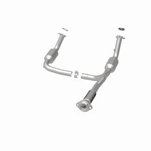 Load image into Gallery viewer, MagnaFlow Exhaust Products 4451172 California CARB Direct-Fit Catalytic Converter for Select Buick Rainier, Chevrolet Trailblazer EXT, GMC Envoy XL, Isuzu Ascender