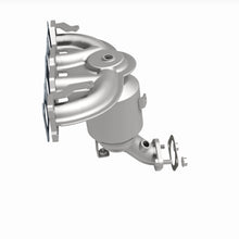 Load image into Gallery viewer, MagnaFlow Exhaust Products 5531775 California CARB Manifold Catalytic Converter for Select Hyundai Santa Fe Sport, Kia Sorento