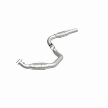 Load image into Gallery viewer, MagnaFlow Exhaust Products 447267 California CARB Direct-Fit Catalytic Converter for Select Chevrolet Express 2500, Chevrolet Express 3500, GMC Savana 2500, GMC Savana