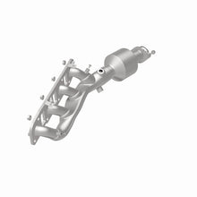 Load image into Gallery viewer, MagnaFlow Exhaust Products 290034 OEM Grade Manifold Catalytic Converter for Select INFINITI QX80, Nissan Armada, Nissan NV2500, Nissan NV3500, Nissan TITAN, Nissan TITAN XD