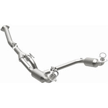 Load image into Gallery viewer, MagnaFlow Exhaust Products 4551211 California CARB Direct-Fit Catalytic Converter for Select Chevrolet Express 1500, Chevrolet Express 2500, GMC Savana 1500, GMC Savana