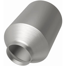 Load image into Gallery viewer, MagnaFlow Exhaust Products 6571306 California CARB Universal Catalytic Converter for Select Acura RLX, Acura TLX, Cadillac XTS, Chevrolet Camaro, Honda Accord, Nissan Altima, Nissan Maxima, Nissan Versa, Nissan Versa Note, Subaru Legacy, Subaru WRX