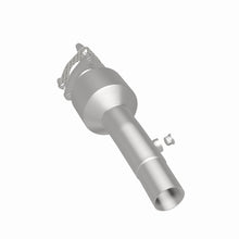 Load image into Gallery viewer, MagnaFlow Exhaust Products 280732 OEM Grade Direct-Fit Catalytic Converter for Select Land Rover Discovery Sport, Land Rover Range Rover Evoque