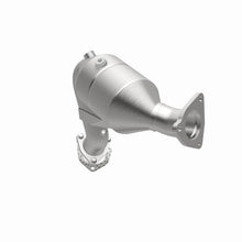 Load image into Gallery viewer, MagnaFlow Exhaust Products 49136 OEM Grade Direct-Fit Catalytic Converter for Select Audi A4 Quattro, Audi A5 Quattro, Audi A6 Quattro, Audi A7 Quattro, Audi A8 Quattro, Audi Q5, Audi S4, Audi S5, Audi SQ5