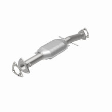 Load image into Gallery viewer, MagnaFlow Exhaust Products 4451468 California CARB Direct-Fit Catalytic Converter for Select Chevrolet S10, GMC Sonoma