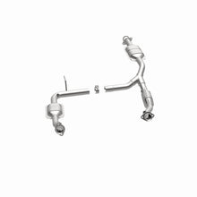 Load image into Gallery viewer, MagnaFlow Exhaust Products 458030 California CARB Direct-Fit Catalytic Converter for Select Ford Explorer, Mercury Mountaineer