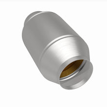 Load image into Gallery viewer, MagnaFlow Exhaust Products 333506 California CARB Universal Catalytic Converter for Select Dodge D100, Dodge D150, Isuzu Pickup, Isuzu Rodeo