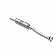 Load image into Gallery viewer, MagnaFlow Exhaust Products 55323 HM Grade Direct-Fit Catalytic Converter for Select Ford Excursion, Ford F-250 Super Duty, Ford F-350 Super Duty, Ford F-450 Super Duty, Ford F-550 Super Duty