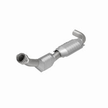 Load image into Gallery viewer, MagnaFlow Exhaust Products 447121 California CARB Direct-Fit Catalytic Converter for Select Ford Expedition, Ford F-150