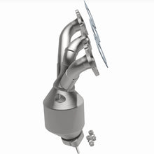 Load image into Gallery viewer, MagnaFlow Exhaust Products 5531920 California CARB Manifold Catalytic Converter for Select Ford Escape, Mercury Mariner