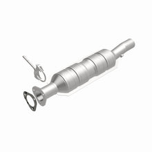 Load image into Gallery viewer, MagnaFlow Exhaust Products 52228 OEM Grade Direct-Fit Catalytic Converter for Select Ford E-350 Super Duty, Ford E-450 Super Duty, Ford F-250, Ford F-250 Super Duty, Ford F-350 Super Duty, Ford F-450 Super Duty, Ford F-550 Super Duty