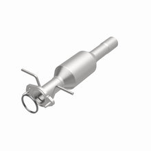 Load image into Gallery viewer, MagnaFlow Exhaust Products 5671196 California CARB Direct-Fit Catalytic Converter for Select Ford Focus