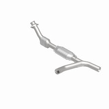 Load image into Gallery viewer, MagnaFlow Exhaust Products 49426 OEM Grade Direct-Fit Catalytic Converter for Select Ford E-150, Ford E-150 Club Wagon, Ford E-150 Econoline, Ford E-150 Econoline Club Wagon, Ford E-250, Ford E-250 Econoline