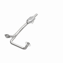 Load image into Gallery viewer, MagnaFlow Exhaust Products 93306 Standard Grade Direct-Fit Catalytic Converter for Select Ford Bronco, Ford F-150, Ford F-250, Ford F-350
