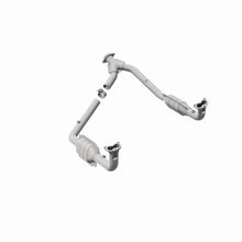 Load image into Gallery viewer, MagnaFlow Exhaust Products 93690 HM Grade Direct-Fit Catalytic Converter for Select Land Rover Defender 90, Land Rover Discovery