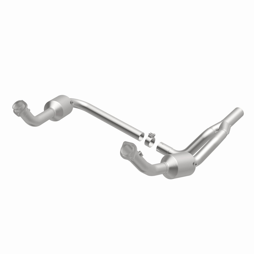 MagnaFlow Exhaust Products 21-458 OEM Grade Direct-Fit Catalytic Converter for Select Jeep Wrangler