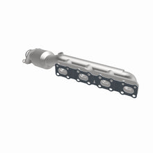 Load image into Gallery viewer, MagnaFlow Exhaust Products 4583380 California CARB Manifold Catalytic Converter for Select INFINITI QX56, Nissan Pathfinder Armada, Nissan TITAN