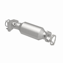 Load image into Gallery viewer, MagnaFlow Exhaust Products 5582668 California CARB Direct-Fit Catalytic Converter for Select Nissan Frontier, Nissan NV1500, Nissan NV2500, Nissan NV3500, Nissan Pathfinder, Nissan Xterra, Suzuki Equator