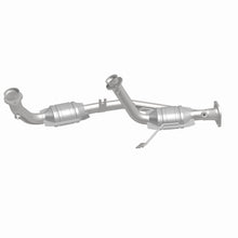 Load image into Gallery viewer, MagnaFlow Exhaust Products 444023 California CARB Direct-Fit Catalytic Converter for Select Ford Taurus, Mercury Sable
