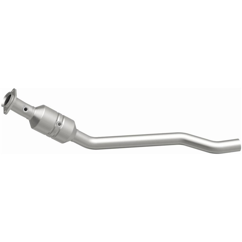 MagnaFlow Exhaust Products 49739 OEM Grade Direct-Fit Catalytic Converter for Select Dodge Durango, Jeep Grand Cherokee