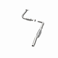 Load image into Gallery viewer, MagnaFlow Exhaust Products 93622 HM Grade Direct-Fit Catalytic Converter for Select Chevrolet Silverado HD, Chevrolet Silverado 2500, Chevrolet Suburban 2500, GMC Sierra HD, GMC Sierra 2500, GMC Sierra HD, GMC Yukon XL