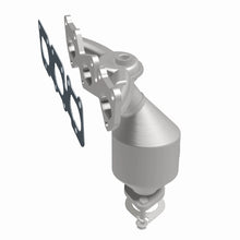 Load image into Gallery viewer, MagnaFlow Exhaust Products 51685 OEM Grade Manifold Catalytic Converter for Select Hyundai Azera, Hyundai Entourage, Hyundai Sonata, Kia Sedona