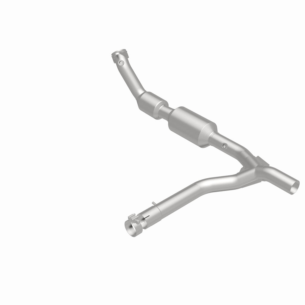 MagnaFlow Exhaust Products 280008 OEM Grade Direct-Fit Catalytic Converter for Select Ford F-150, Ford F-150 Heritage