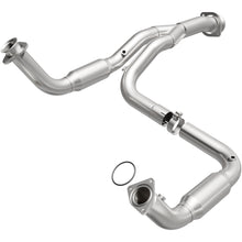 Load image into Gallery viewer, MagnaFlow Exhaust Products 4551644 California CARB Direct-Fit Catalytic Converter for Select Chevrolet Silverado HD, Chevrolet Silverado HD, GMC Sierra HD, GMC Sierra HD