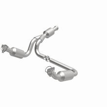 Load image into Gallery viewer, MagnaFlow Exhaust Products 5582578 California CARB Direct-Fit Catalytic Converter for Select Chevrolet Avalanche, Chevrolet Silverado 1500, Chevrolet Suburban 1500, Chevrolet Tahoe, GMC Sierra 1500, GMC Yukon, GMC Yukon XL