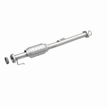 Load image into Gallery viewer, MagnaFlow Exhaust Products 441020 California CARB Direct-Fit Catalytic Converter for Select Chevrolet Tracker, Suzuki Vitara