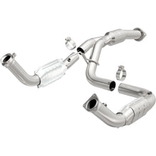 Load image into Gallery viewer, MagnaFlow Exhaust Products 51812 OEM Grade Direct-Fit Catalytic Converter for Select Chevrolet Silverado HD, Chevrolet Silverado HD, GMC Sierra HD, GMC Sierra HD