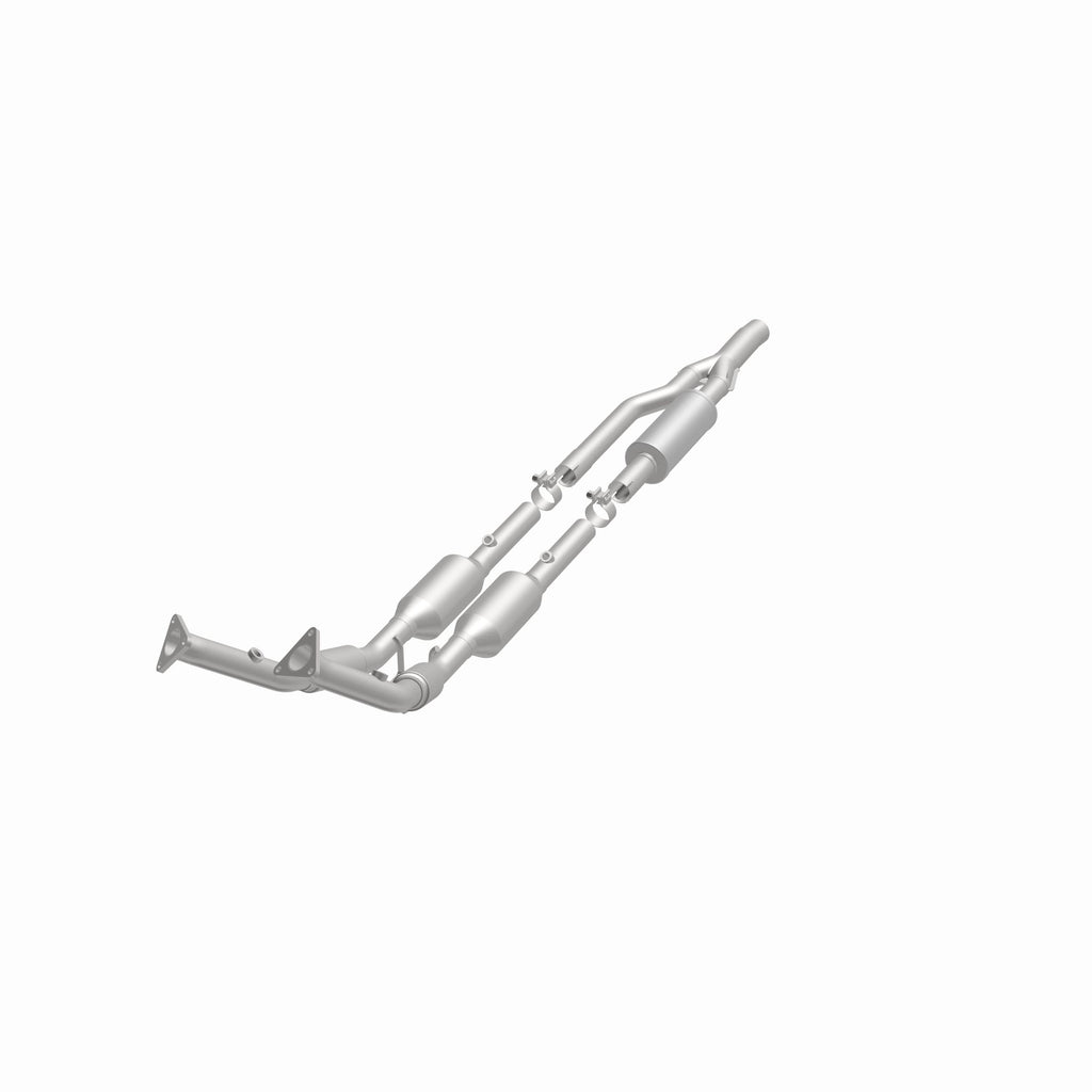MagnaFlow Exhaust Products 24587 HM Grade Direct-Fit Catalytic Converter for Select Audi A3 Quattro, Volkswagen R32