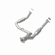 Load image into Gallery viewer, MagnaFlow Exhaust Products 5451650 California CARB Direct-Fit Catalytic Converter for Select Buick Rainier, Chevrolet Trailblazer, GMC Envoy