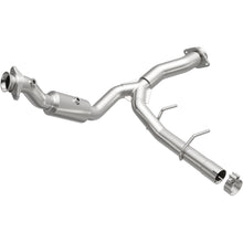 Load image into Gallery viewer, MagnaFlow Exhaust Products 21-528 OEM Grade Direct-Fit Catalytic Converter for Select Ford Expedition, Lincoln Navigator