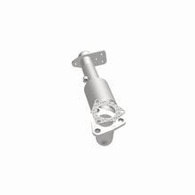 Load image into Gallery viewer, MagnaFlow Exhaust Products 3322471 California CARB Direct-Fit Catalytic Converter for Select Buick Commercial Chassis, Buick Roadmaster, Cadillac Commercial Chassis, Cadillac Fleetwood, Chevrolet Caprice, Chevrolet Impala