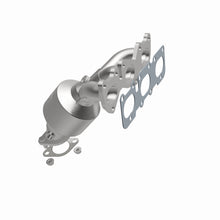 Load image into Gallery viewer, MagnaFlow Exhaust Products 5582202 California CARB Manifold Catalytic Converter for Select Hyundai Santa Fe