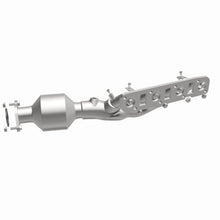 Load image into Gallery viewer, MagnaFlow Exhaust Products 290034 OEM Grade Manifold Catalytic Converter for Select INFINITI QX80, Nissan Armada, Nissan NV2500, Nissan NV3500, Nissan TITAN, Nissan TITAN XD